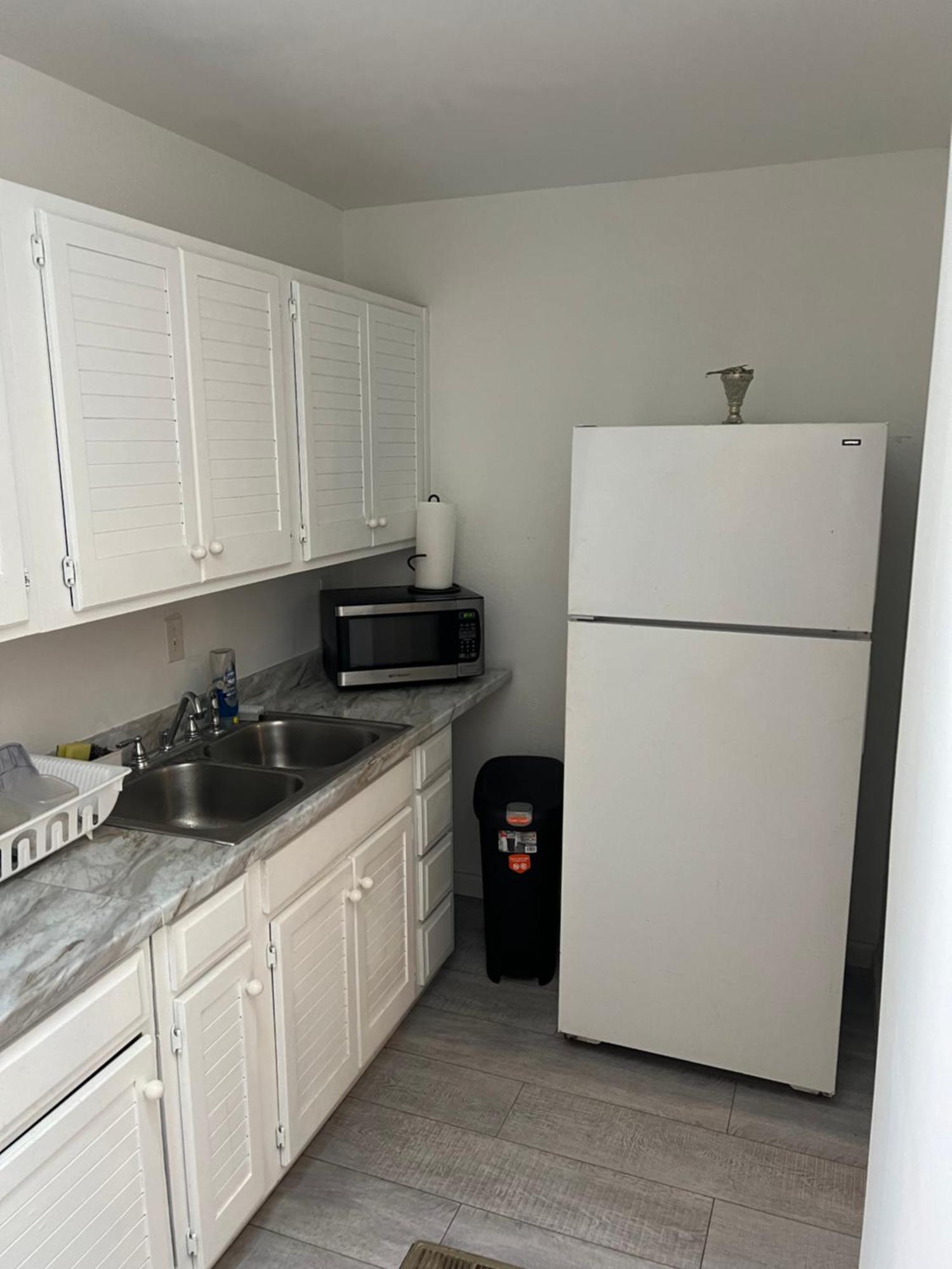 Cozy Private Suite 5 Min From Saint Francis Hospital And Woodland Hills Mall 털사 외부 사진
