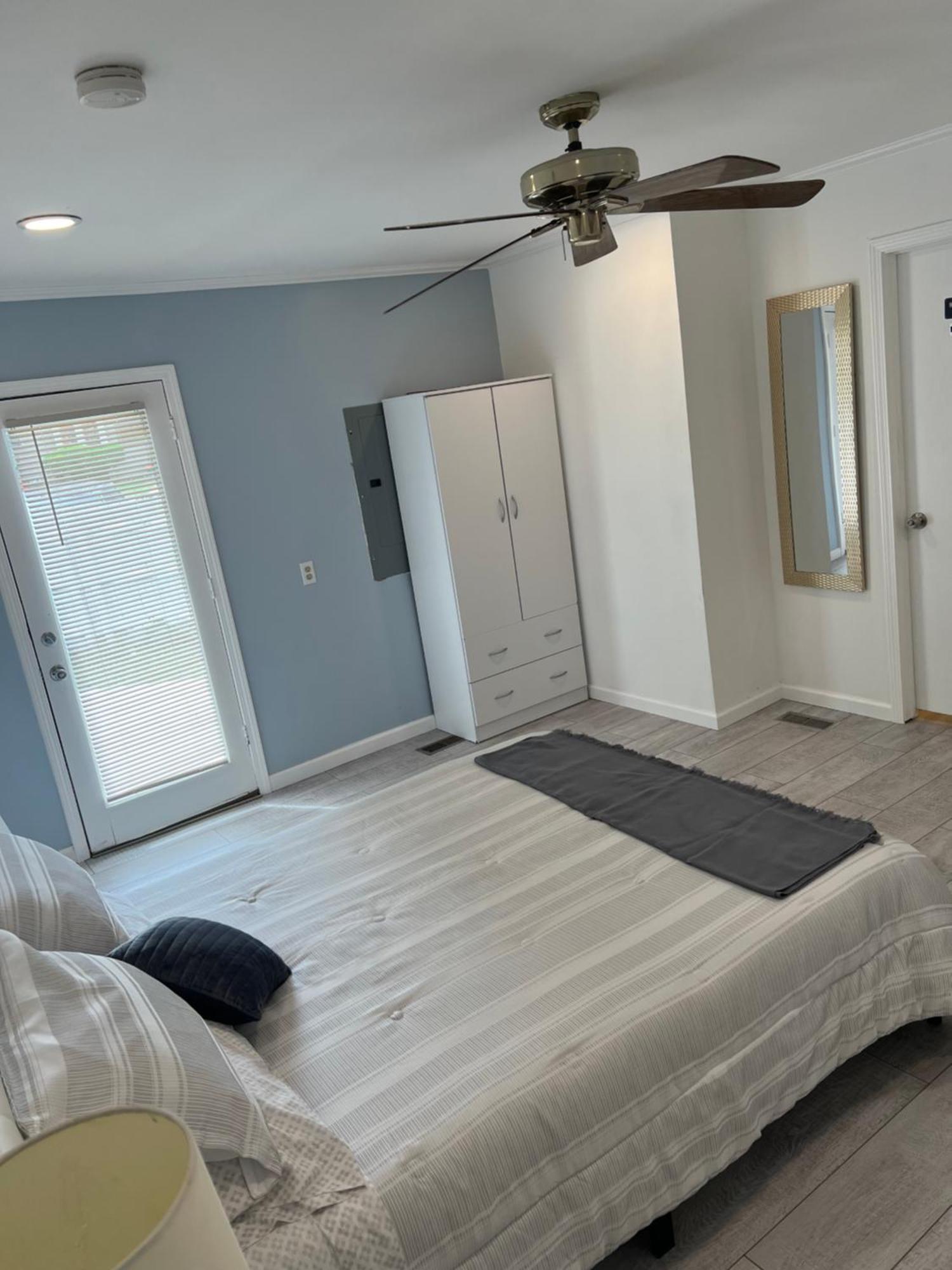 Cozy Private Suite 5 Min From Saint Francis Hospital And Woodland Hills Mall 털사 외부 사진
